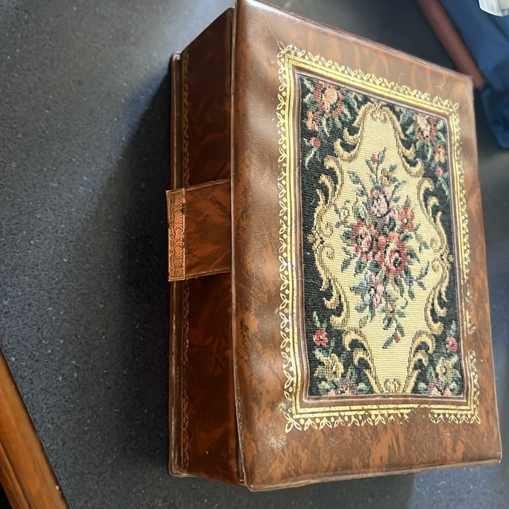 Vintage jewelry box